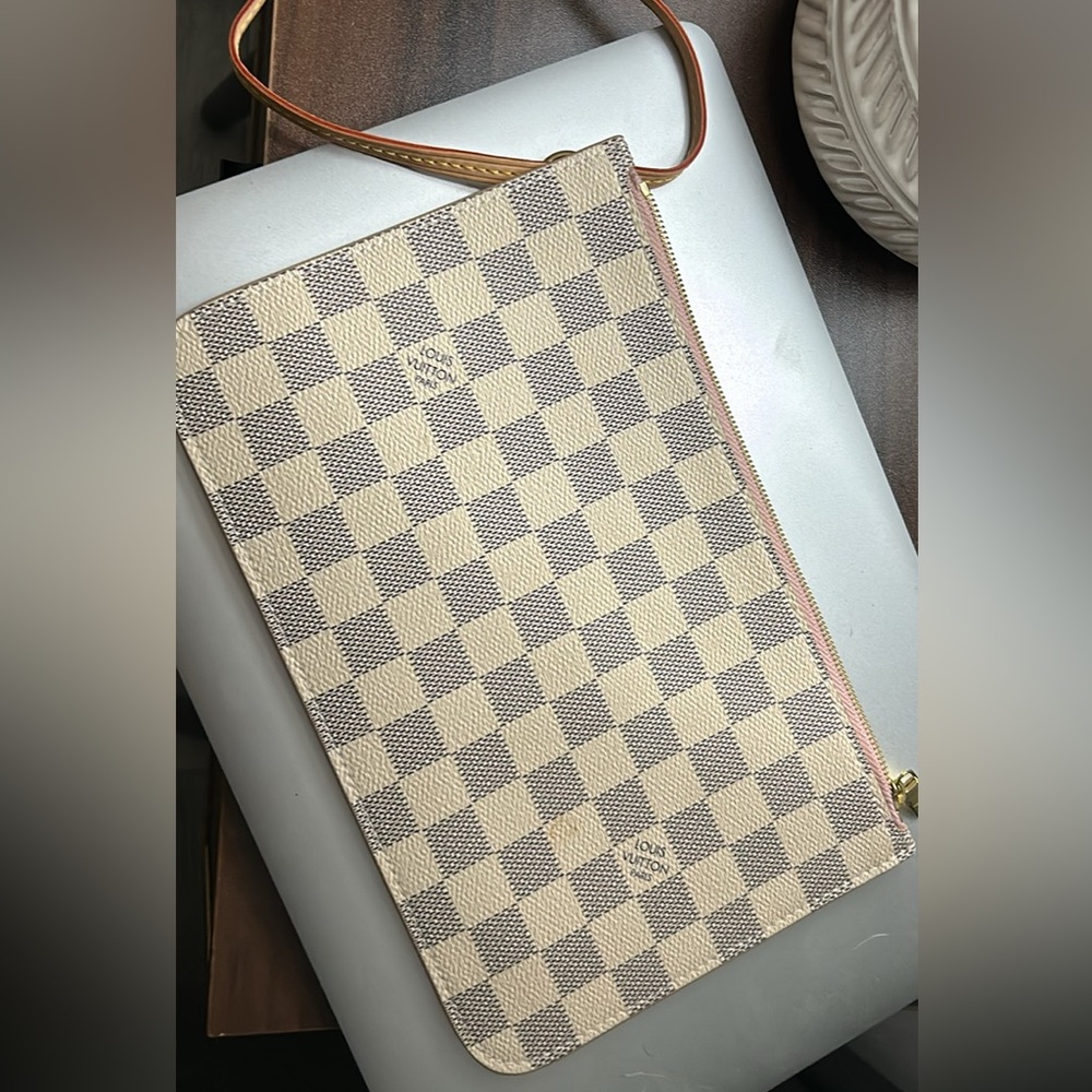 Louis Vuitton Neverfull Damier azur wristlet